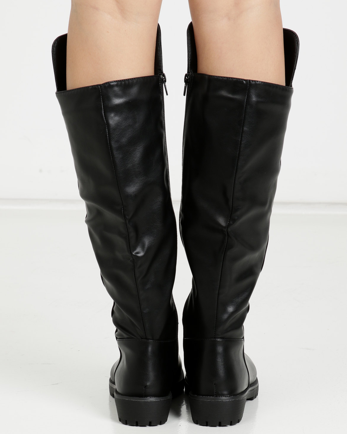 Jada Knee High Cleated Sole Boots Black | Zando