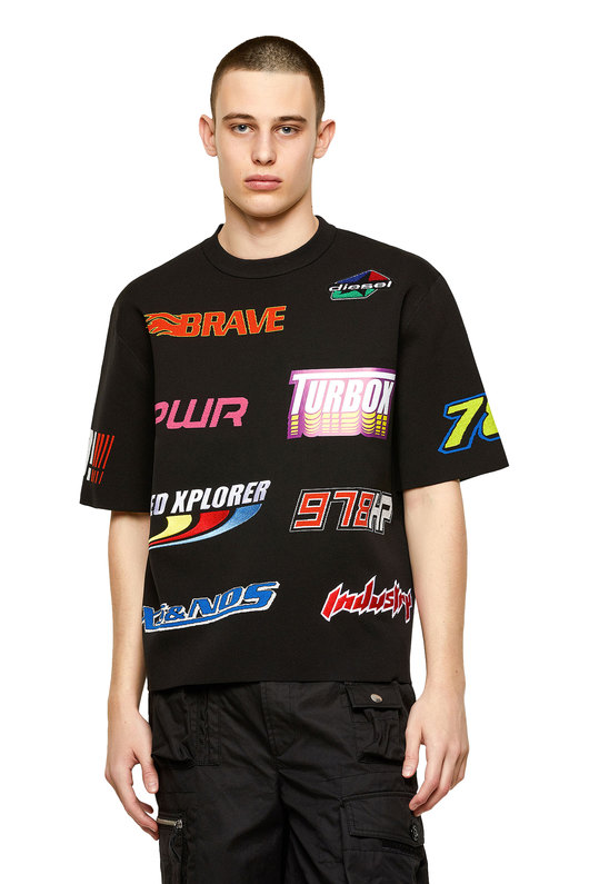 Short-sleeve pullover with sporty labels