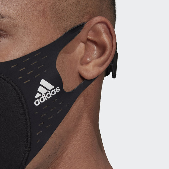 MOLDED FACE COVER MADE FOR SPORT (NOT FOR MEDICAL USE)