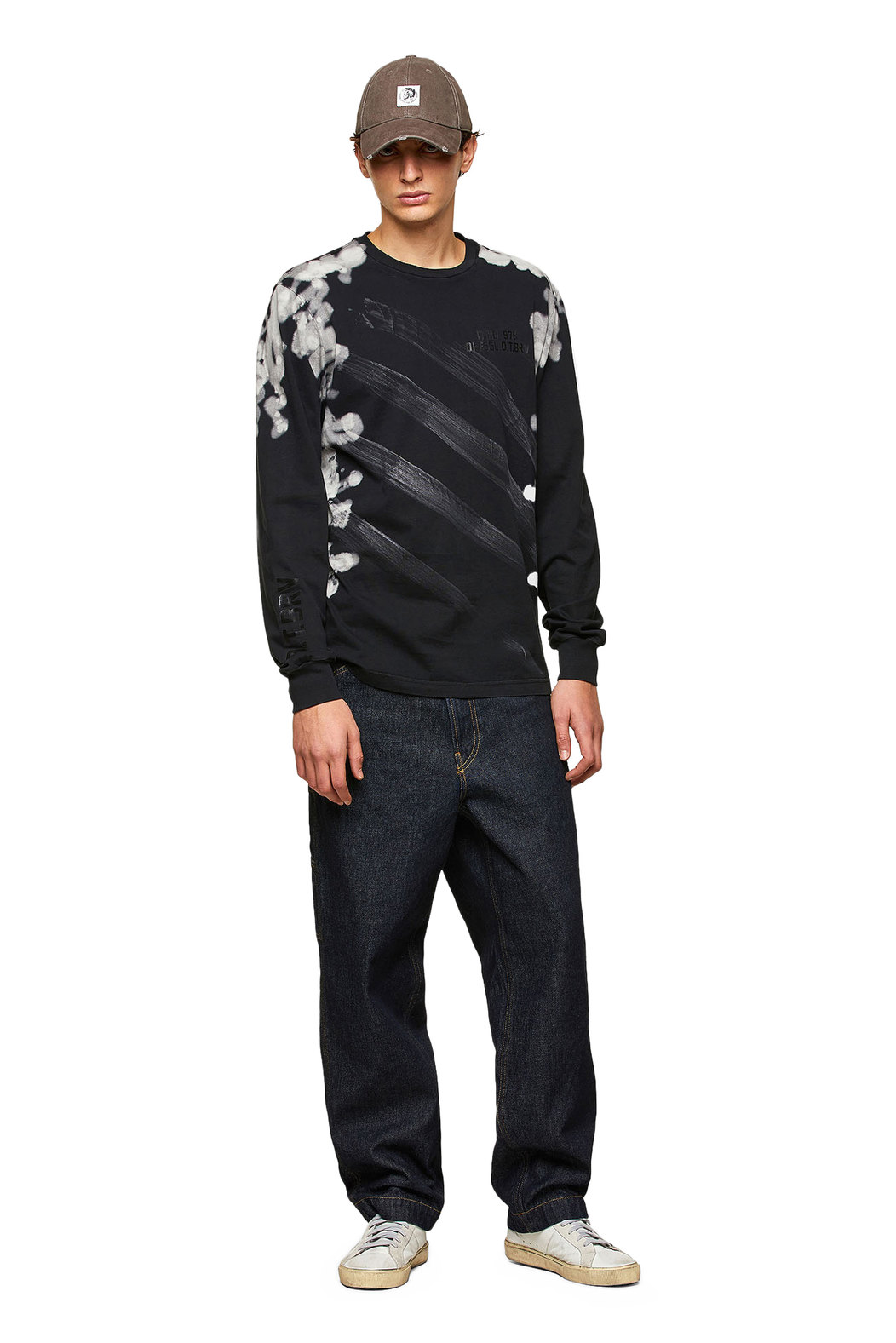 Treated long-sleeve T-shirt with prints