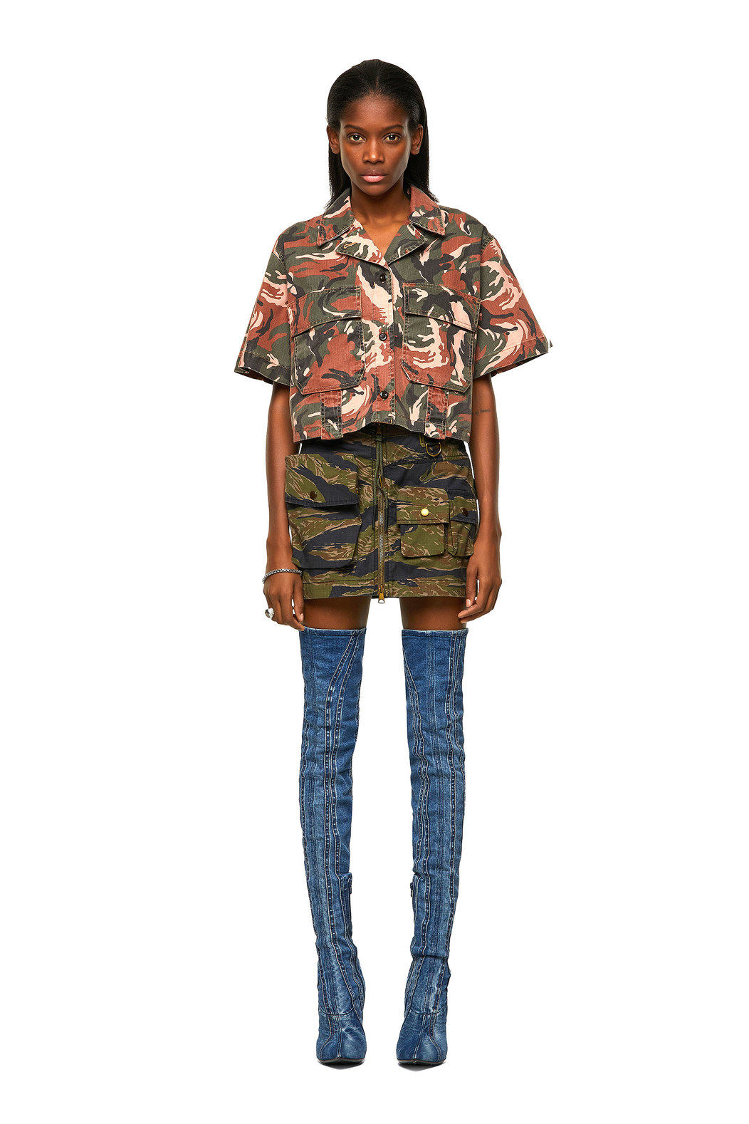 Cropped shirt with camo print