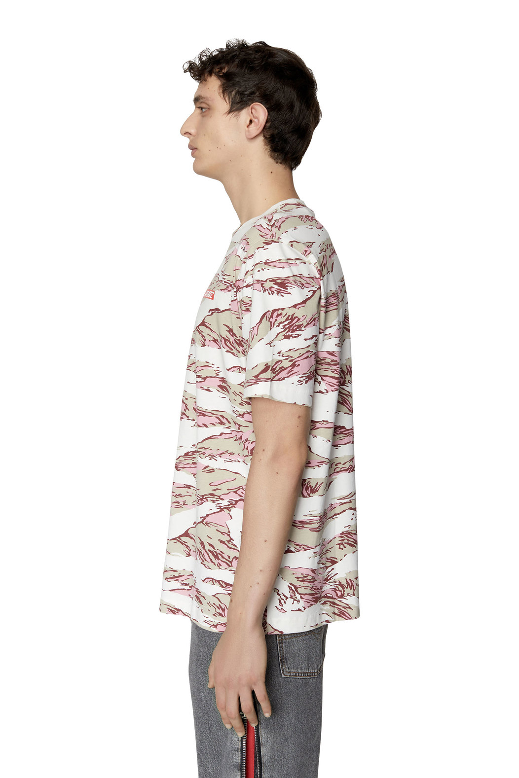 T-shirt with graphic camo print