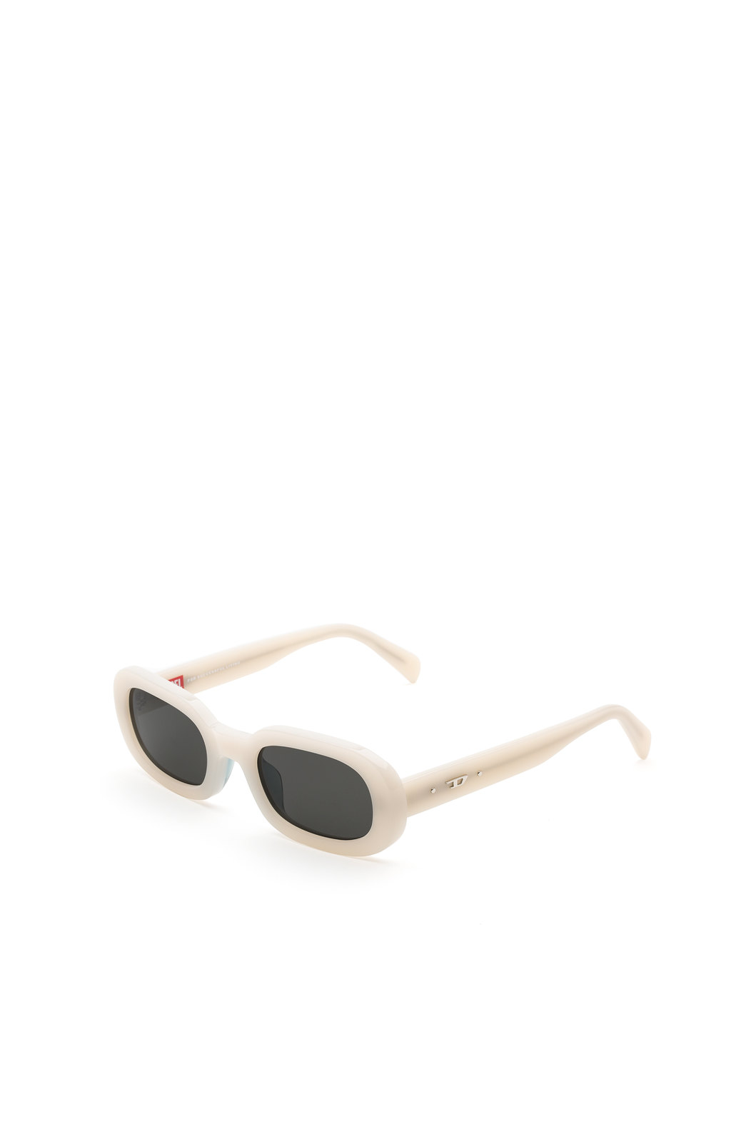 Iconic oval sunglasses