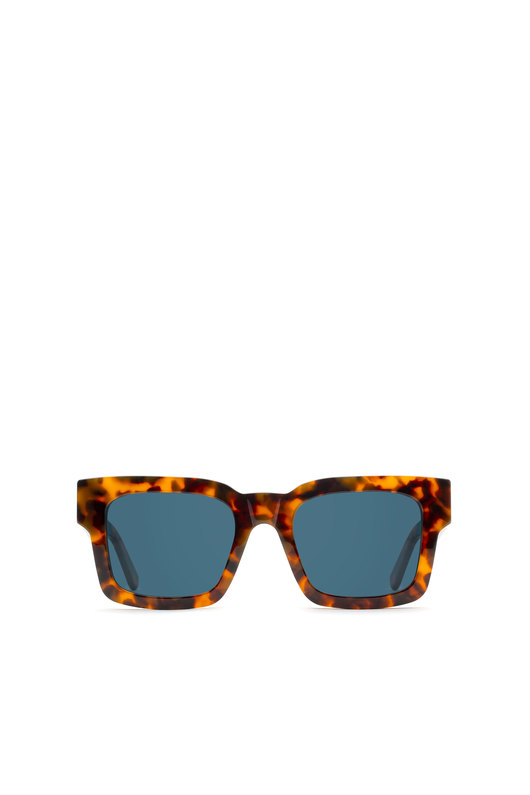Wide squared shape sunglasses