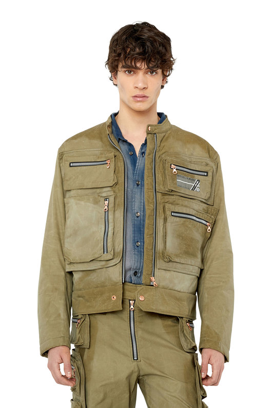 Waxed jacket with detachable pockets