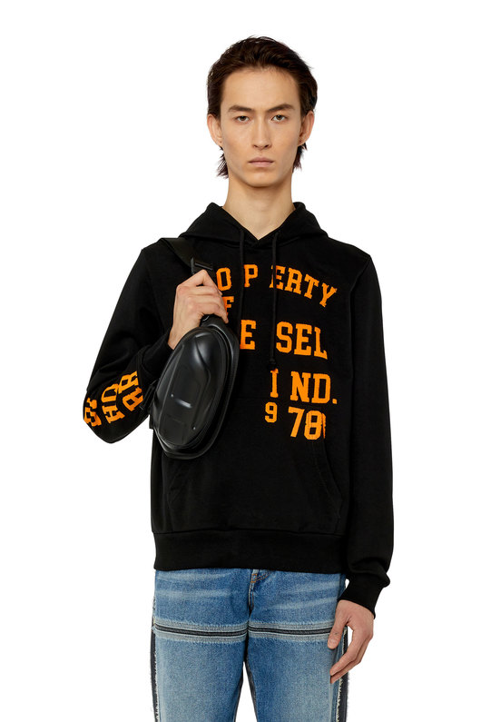 Hoodie with puff-printed lettering