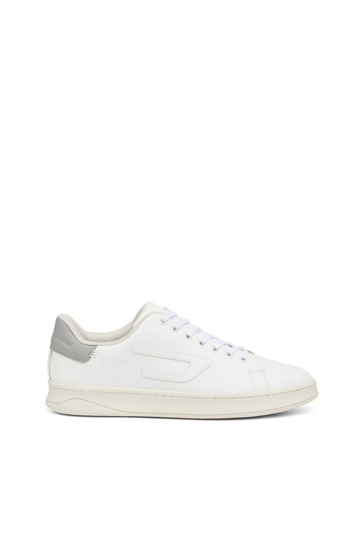 Low-top leather sneakers with D patch