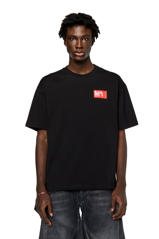 T-shirt with frayed logo patch