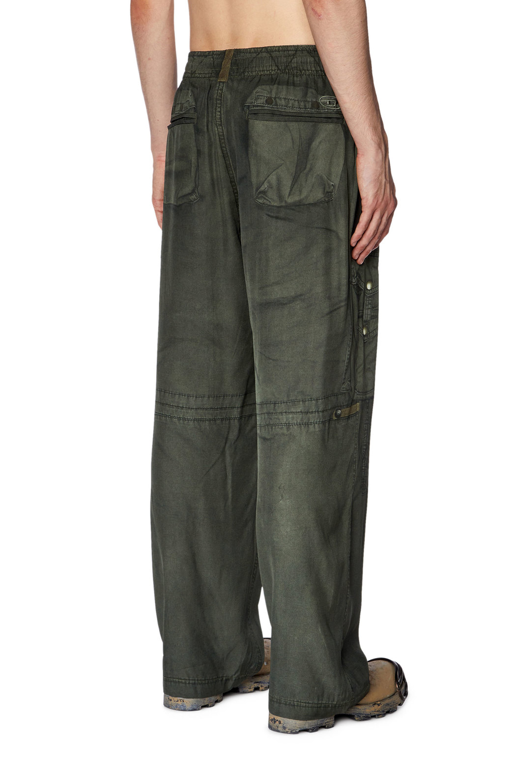 Trompe l'oeil trousers with military print