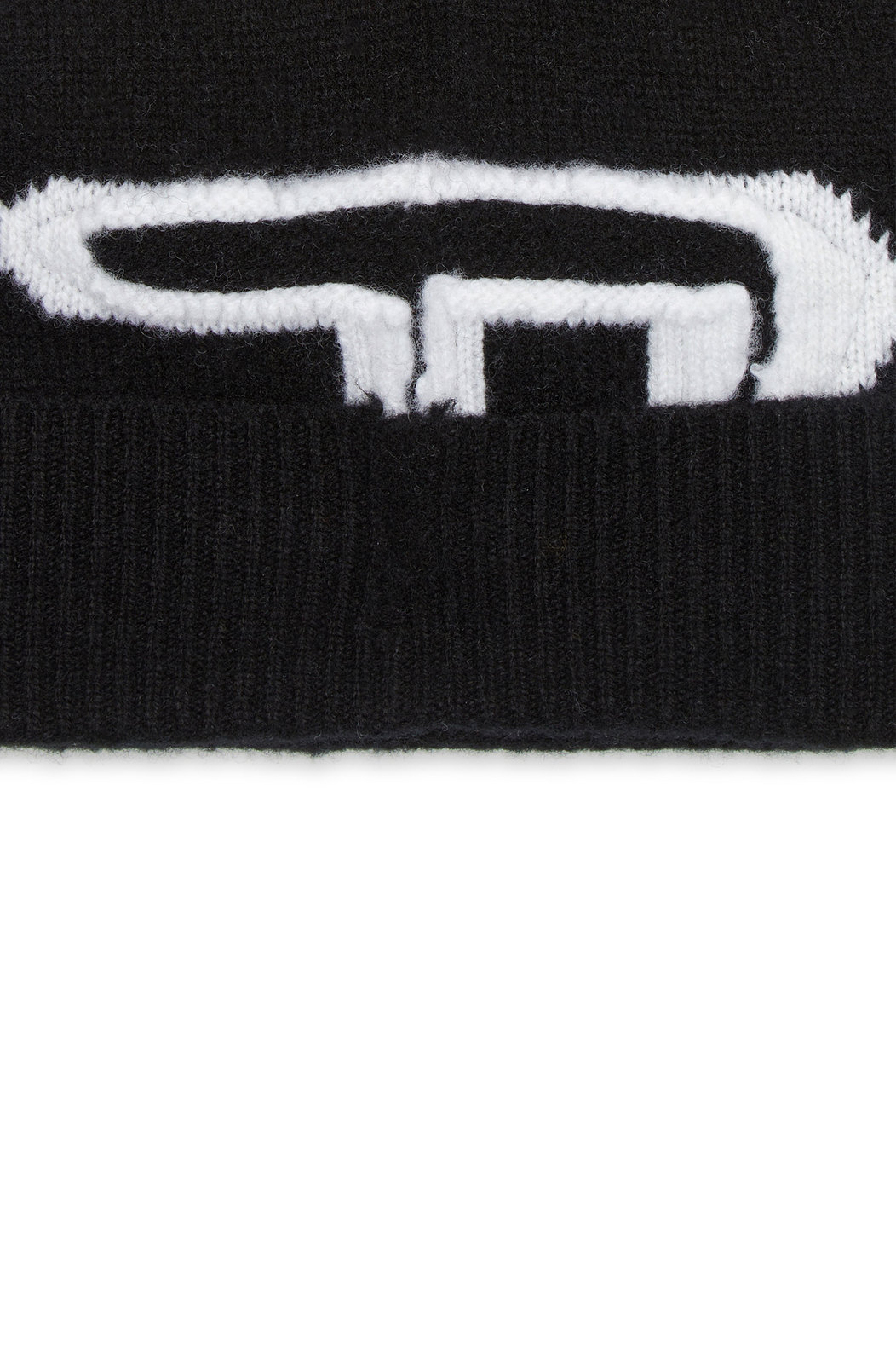 Wool beanie with peel-off logo
